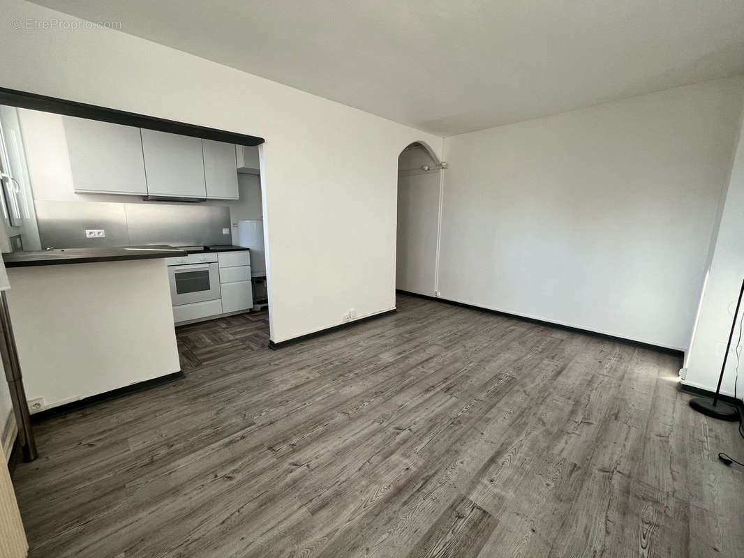 Appartement à LES CLAYES-SOUS-BOIS