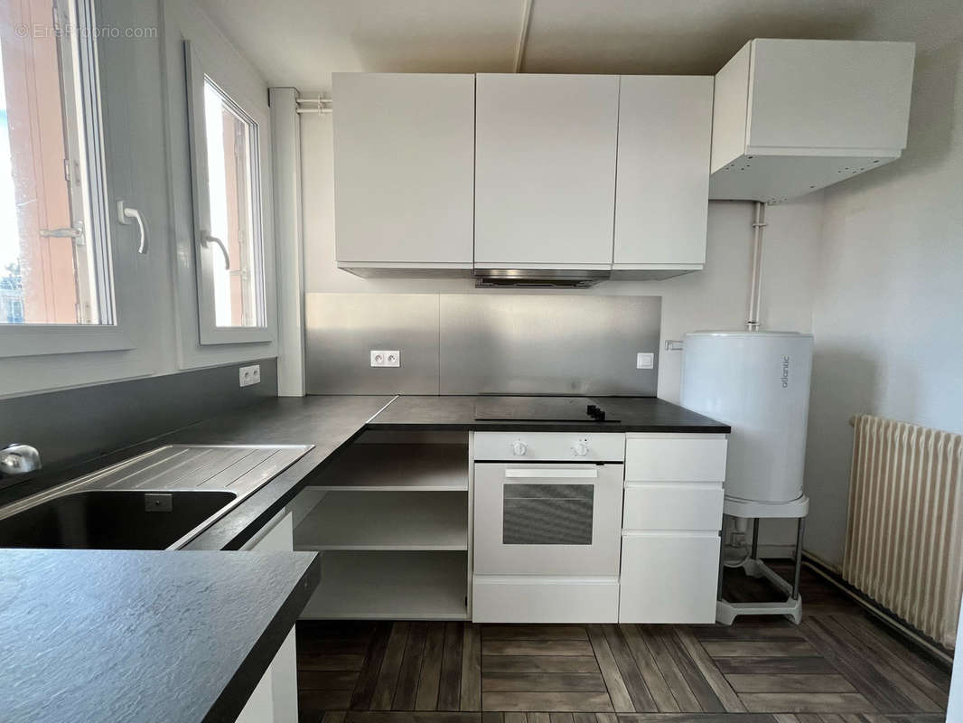 Appartement à LES CLAYES-SOUS-BOIS