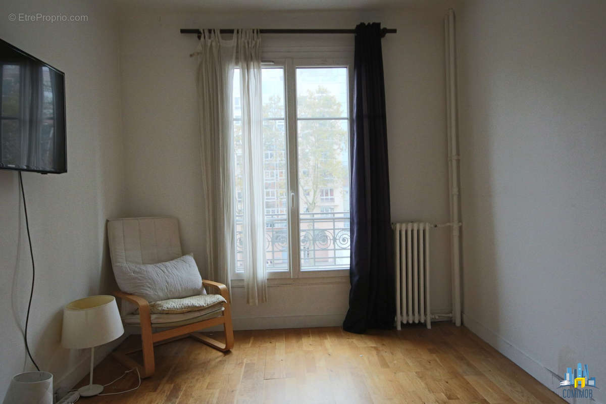 Appartement à COURBEVOIE