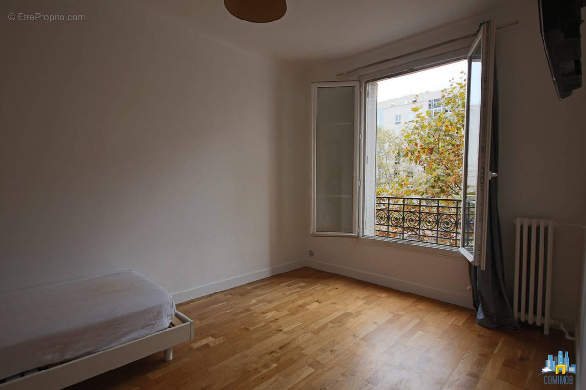 Appartement à COURBEVOIE