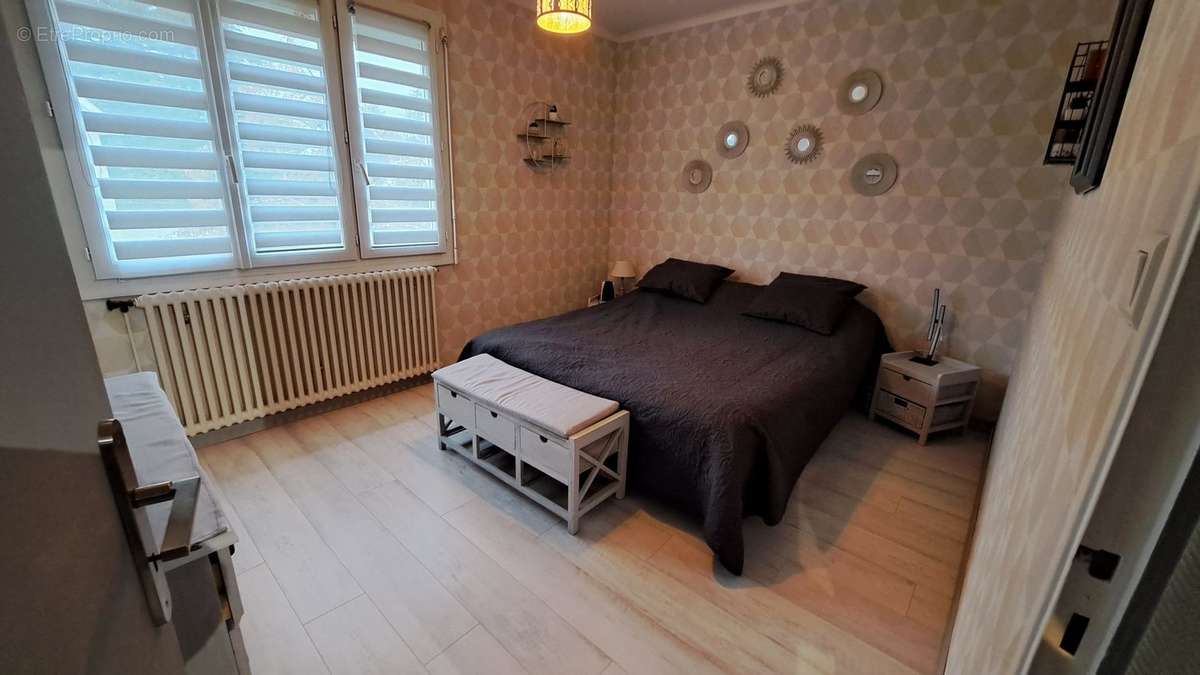 CHAMBRE 1 - Maison à JAUNAY-CLAN