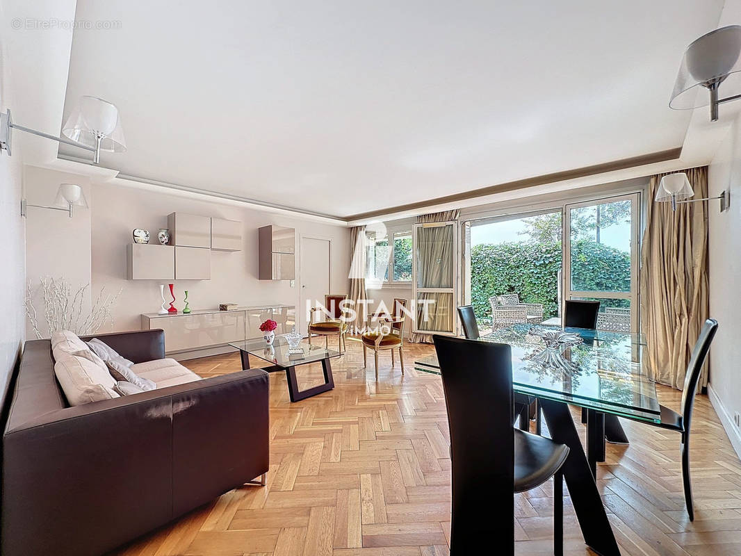 Appartement à CHARENTON-LE-PONT