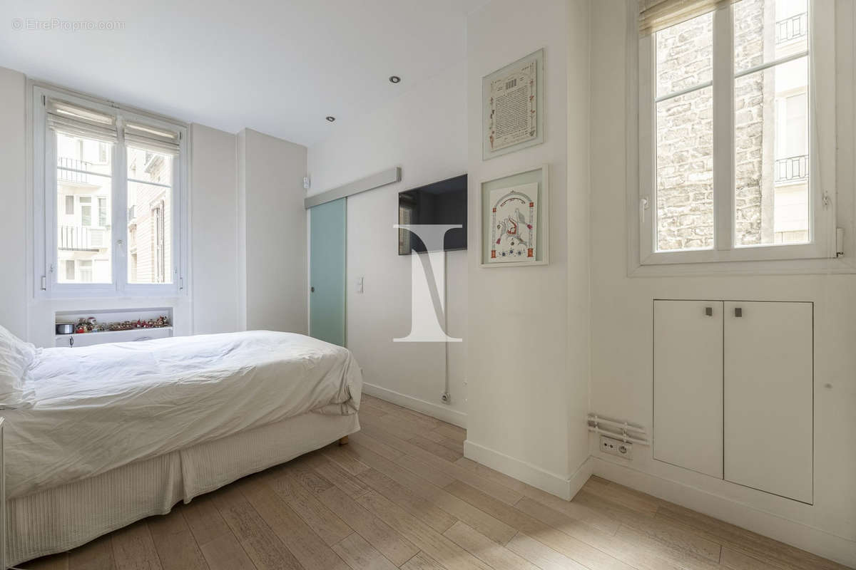 Appartement à PARIS-17E