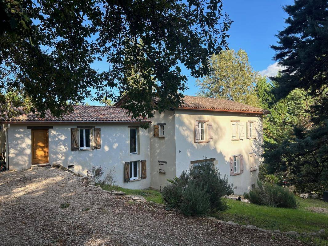 Maison à MONCLAR-DE-QUERCY