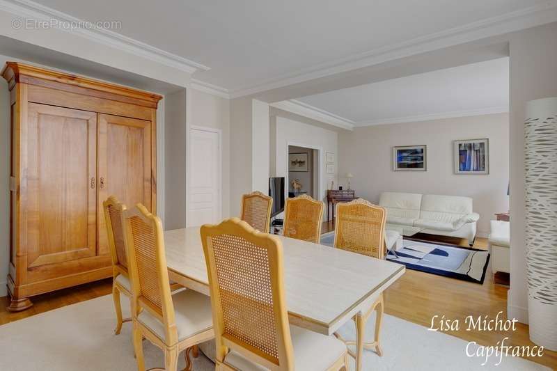 Appartement à NEUILLY-SUR-SEINE