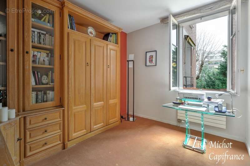 Appartement à NEUILLY-SUR-SEINE