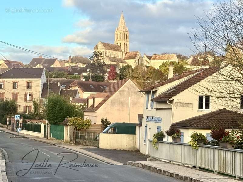 Appartement à SANTEUIL