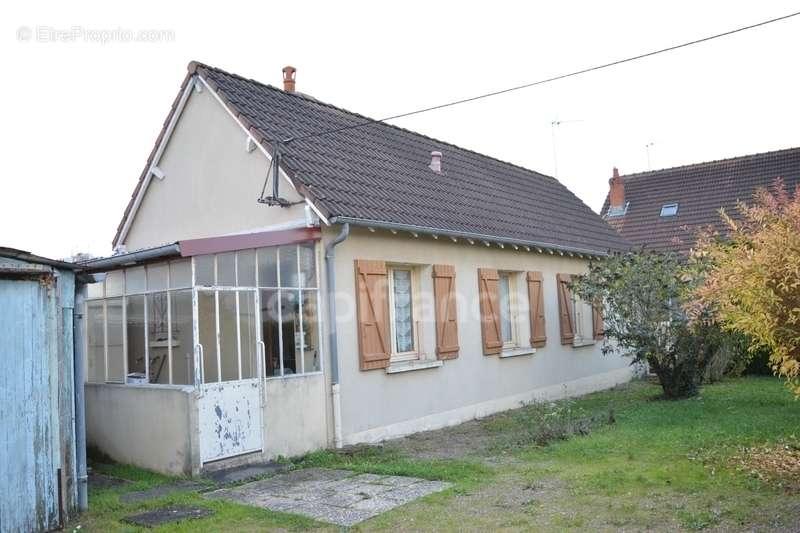 Maison à VARENNES-VAUZELLES