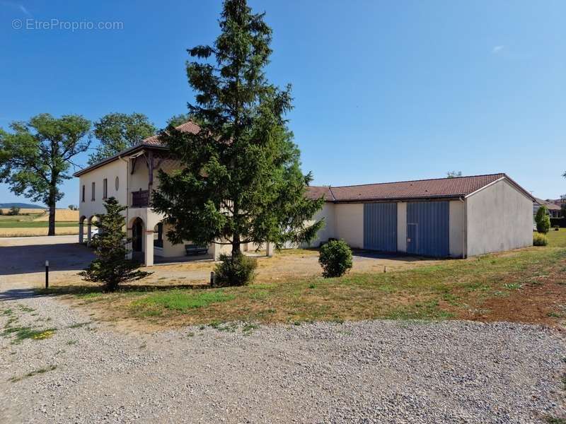 Appartement à MIRECOURT