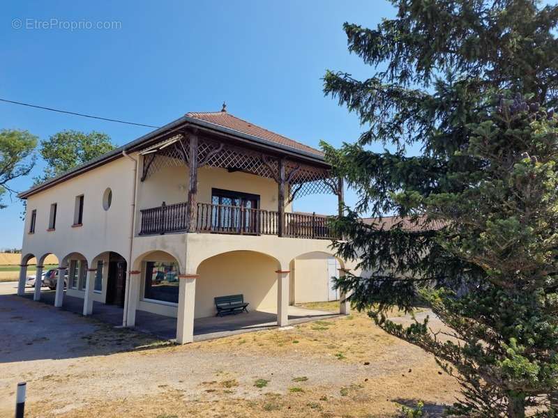 Appartement à MIRECOURT