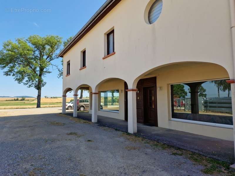 Appartement à MIRECOURT