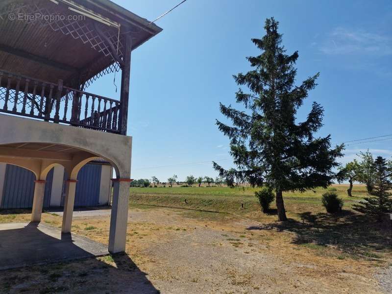 Appartement à MIRECOURT