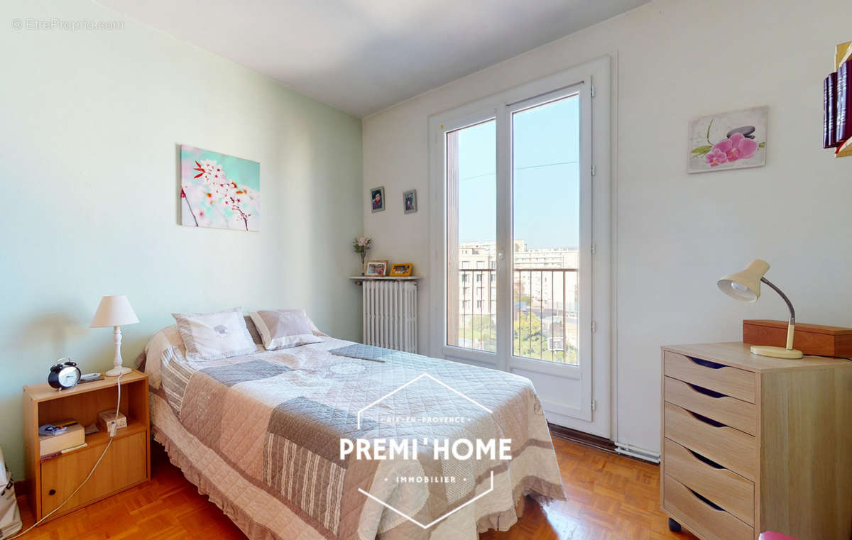 Appartement à MARSEILLE-4E