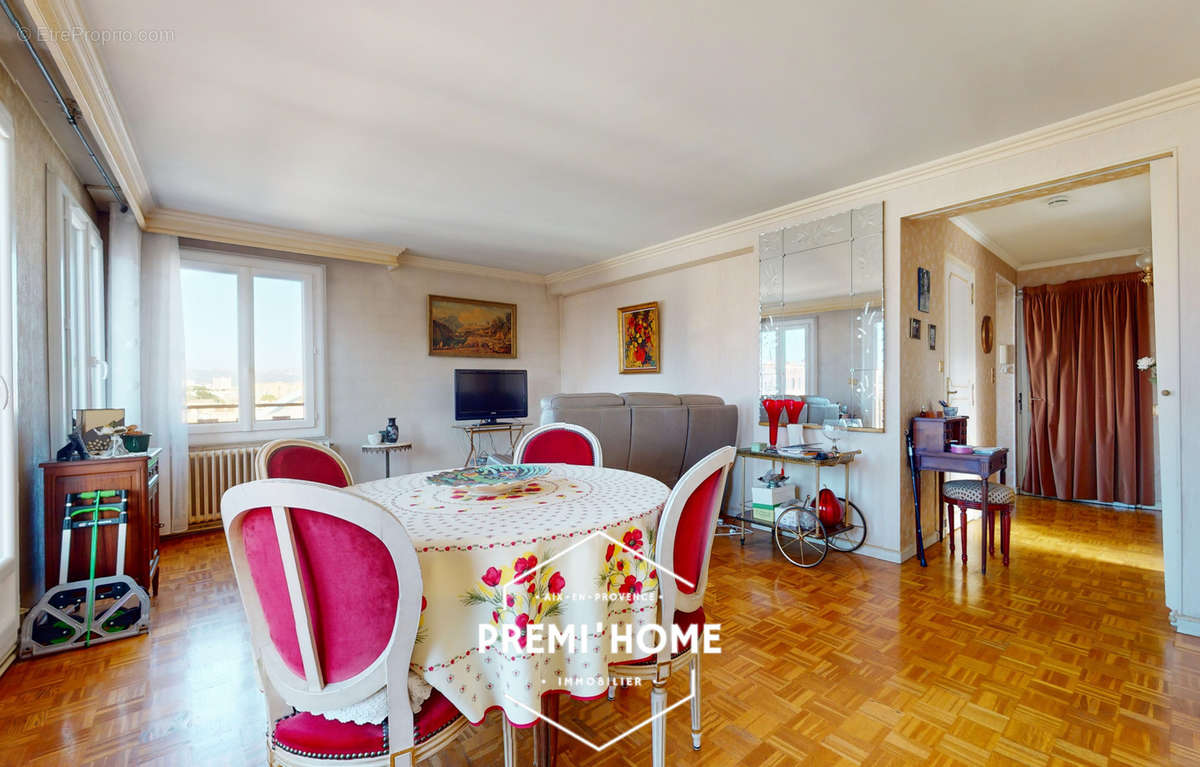 Appartement à MARSEILLE-4E