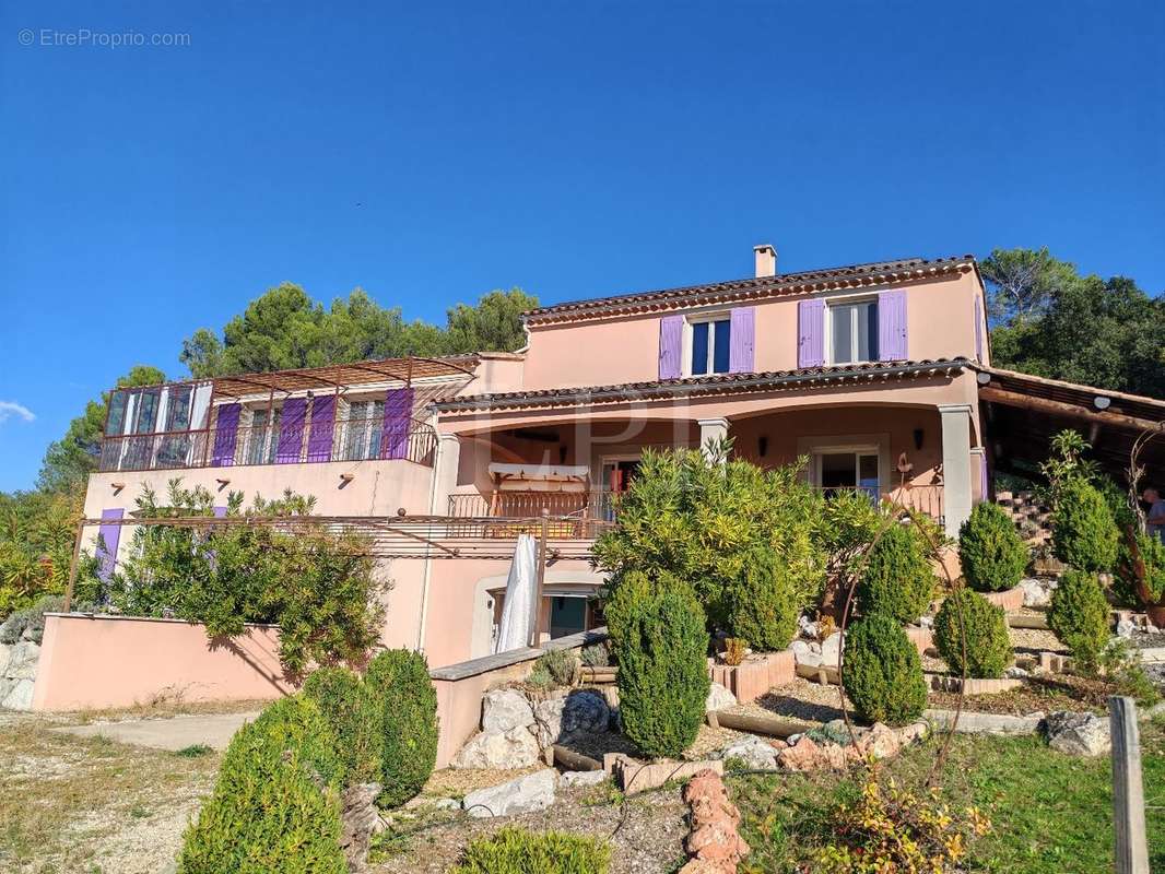 Maison à SAINT-SATURNIN-LES-APT