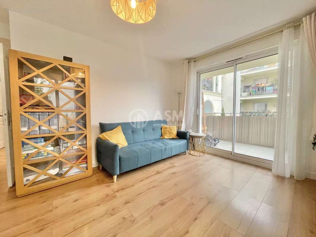 Appartement à LA GARENNE-COLOMBES