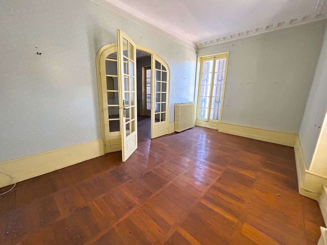 Appartement à GENLIS