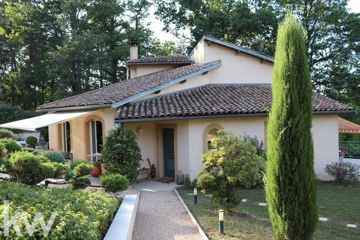 Maison à CHARBONNIERES-LES-BAINS