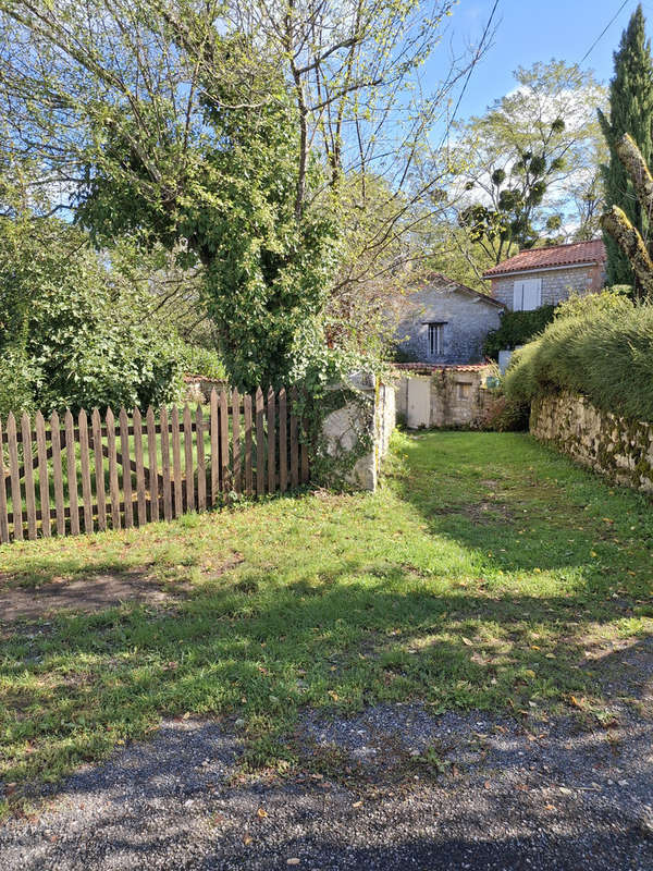 Maison à CHASSENEUIL-SUR-BONNIEURE