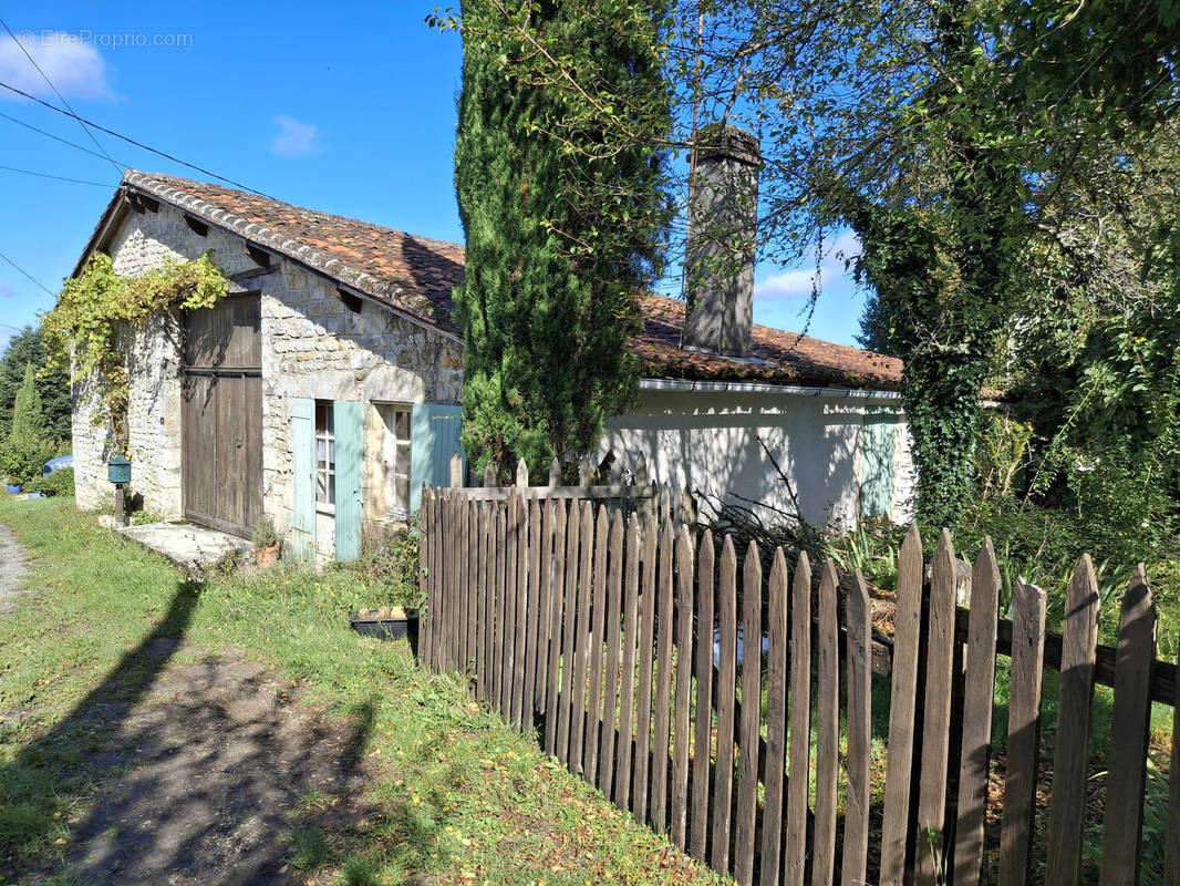 Maison à CHASSENEUIL-SUR-BONNIEURE