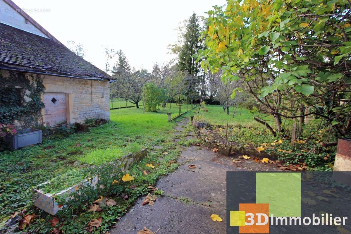 Photo 2 - Maison à LONS-LE-SAUNIER