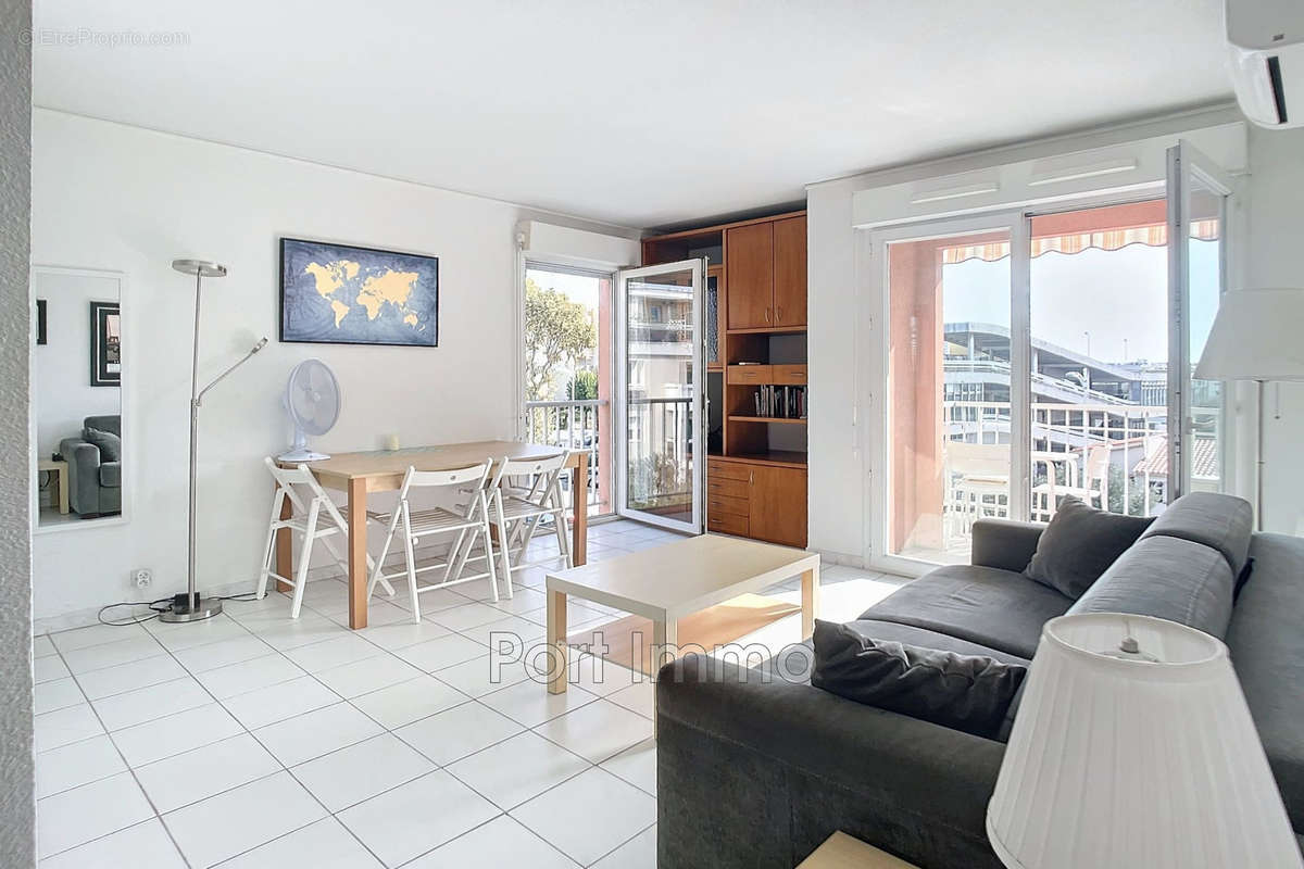 Appartement à CAGNES-SUR-MER