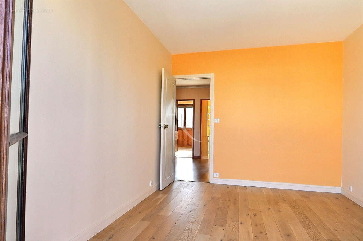 Appartement à AUBERVILLIERS