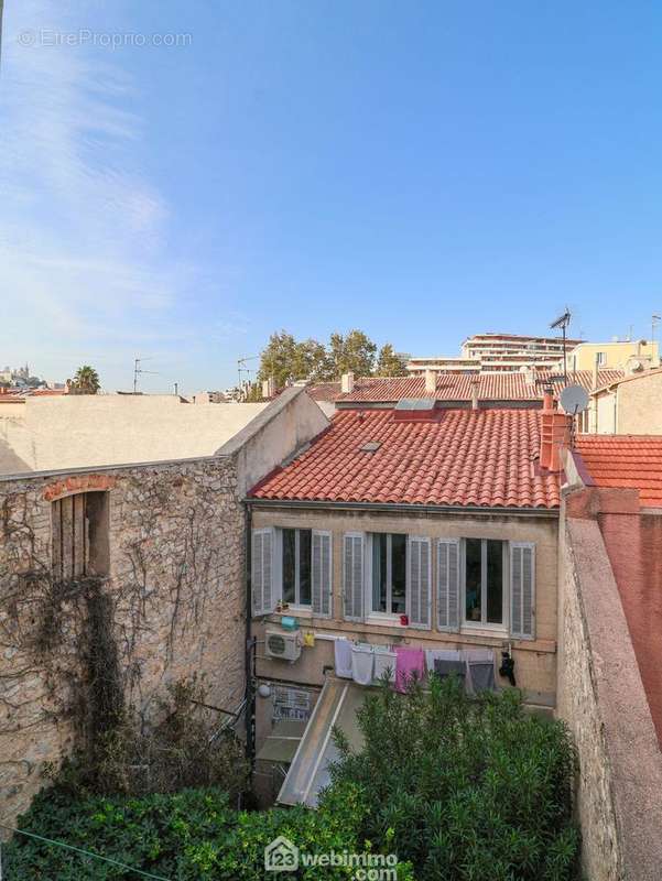 Appartement à MARSEILLE-8E