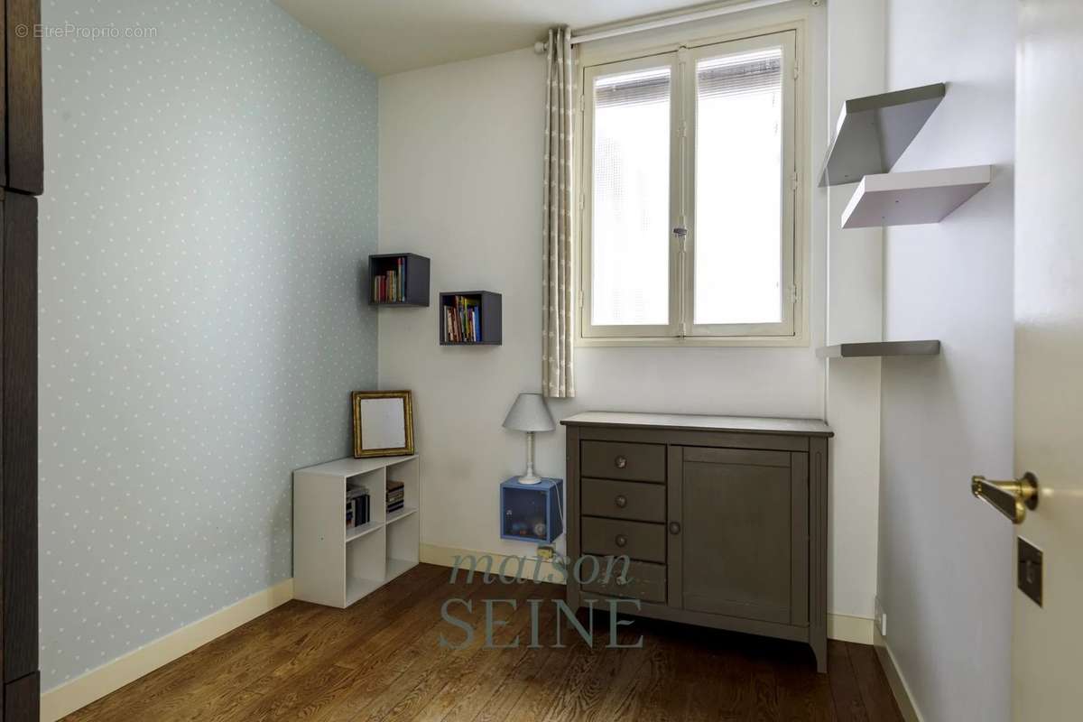 Appartement à NEUILLY-SUR-SEINE