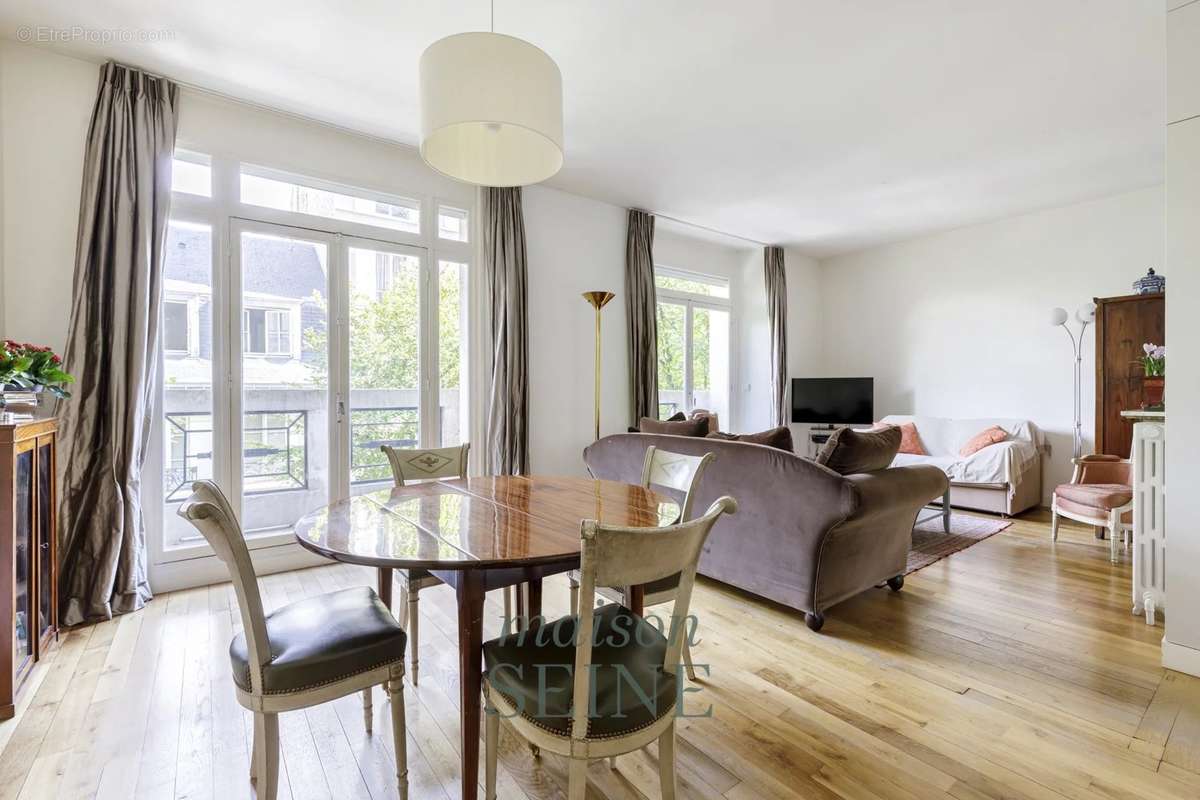 Appartement à NEUILLY-SUR-SEINE