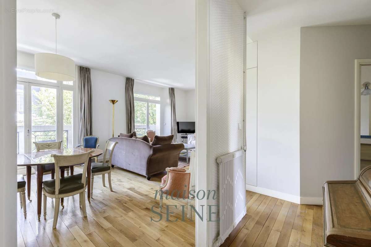 Appartement à NEUILLY-SUR-SEINE