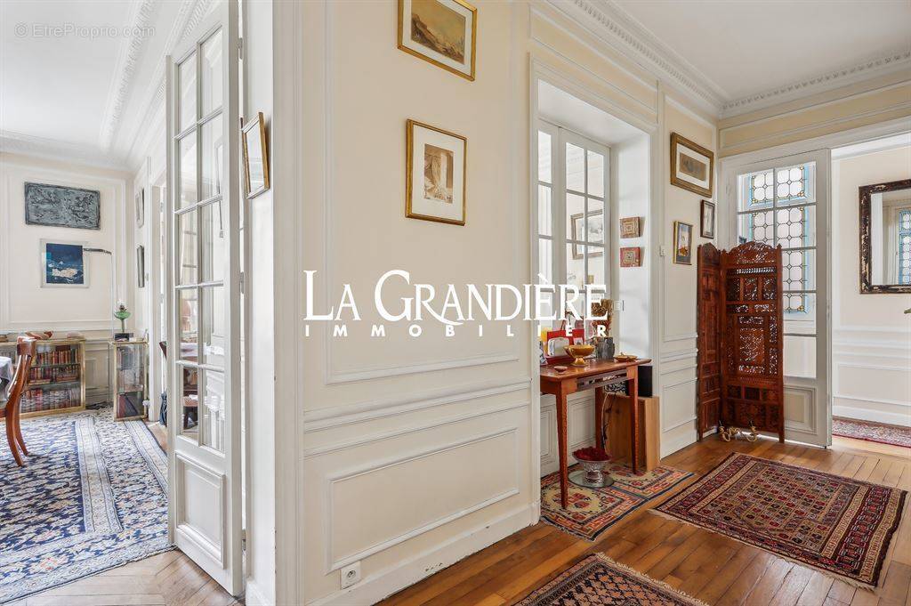 Appartement à PARIS-15E