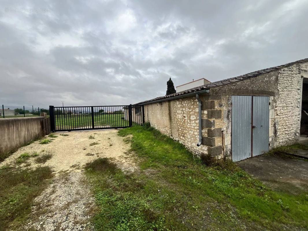 Maison à MESCHERS-SUR-GIRONDE