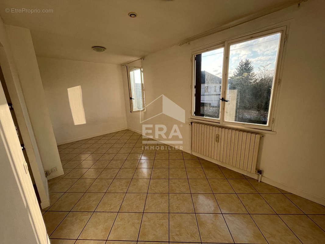 Appartement à MAROLLES-EN-HUREPOIX