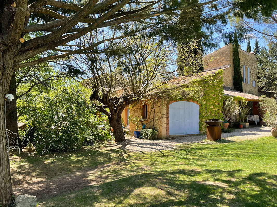 Maison à LOURMARIN