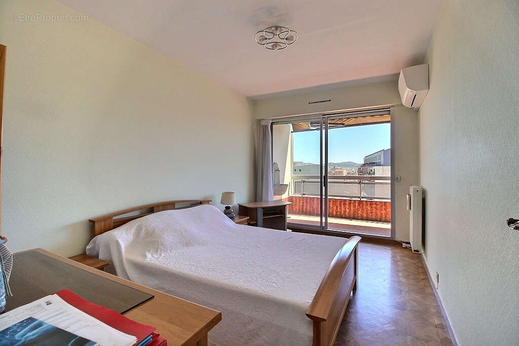 Appartement à MARSEILLE-5E