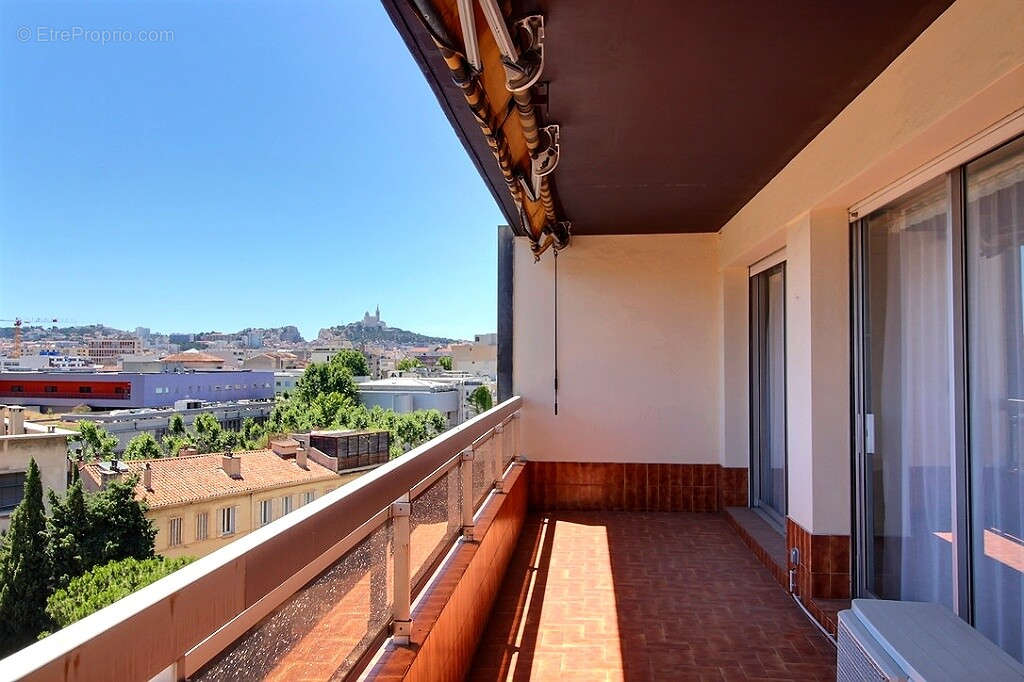 Appartement à MARSEILLE-5E