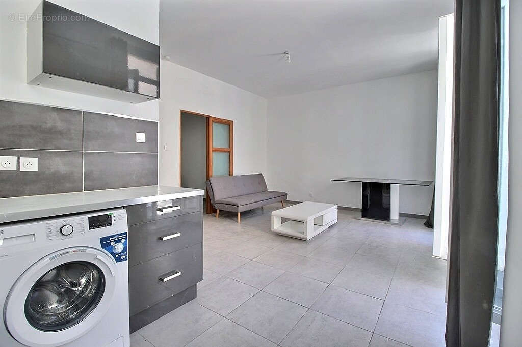 Appartement à MARSEILLE-8E