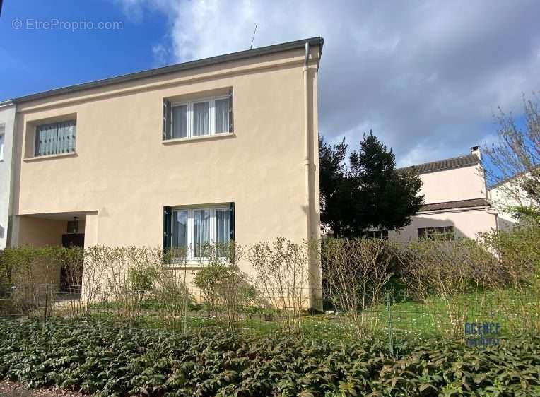 Maison à VILLEPREUX