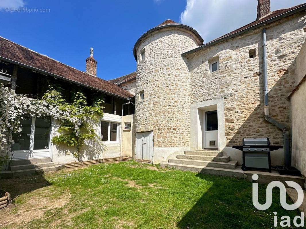 Photo 1 - Maison à LORREZ-LE-BOCAGE-PREAUX