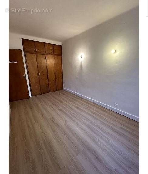 Appartement à TOURVES