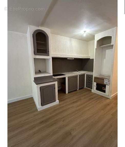 Appartement à TOURVES