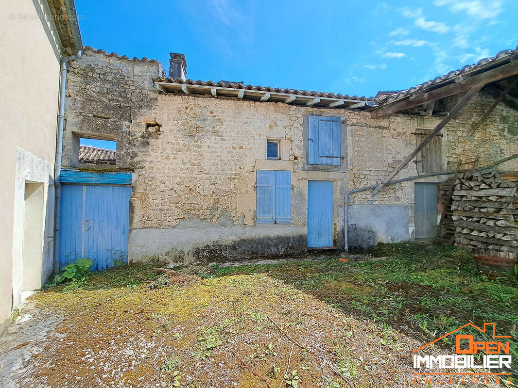 Maison à MOUTHIERS-SUR-BOEME