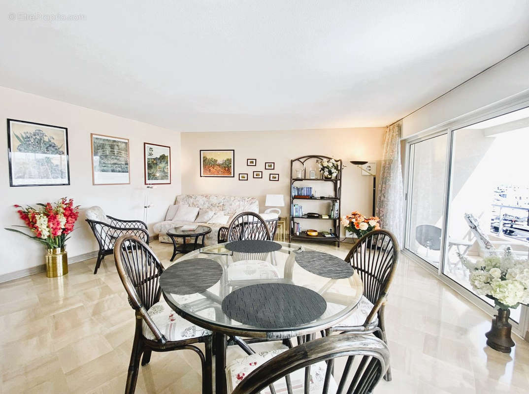 Appartement à FREJUS