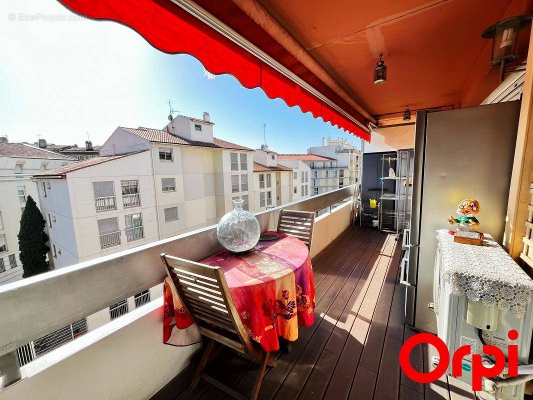 Appartement à MARSEILLE-2E