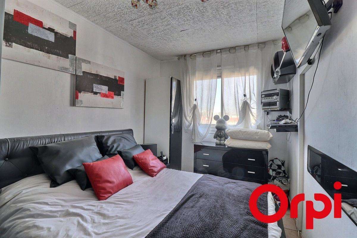 Appartement à MARSEILLE-2E