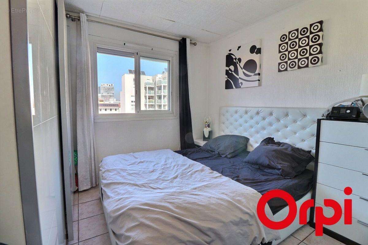 Appartement à MARSEILLE-2E