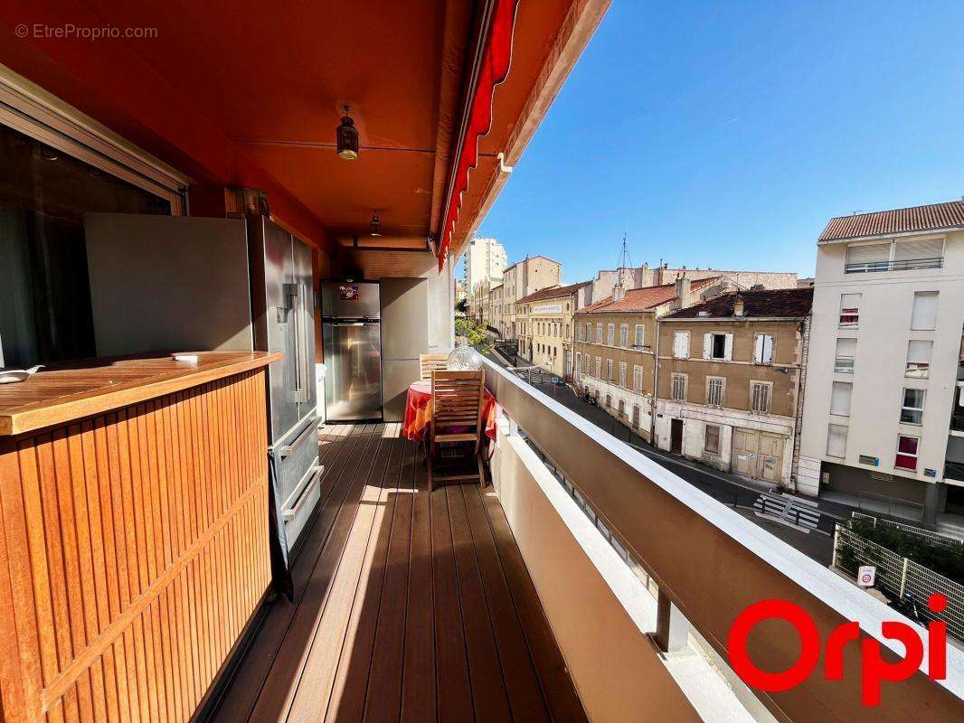 Appartement à MARSEILLE-2E