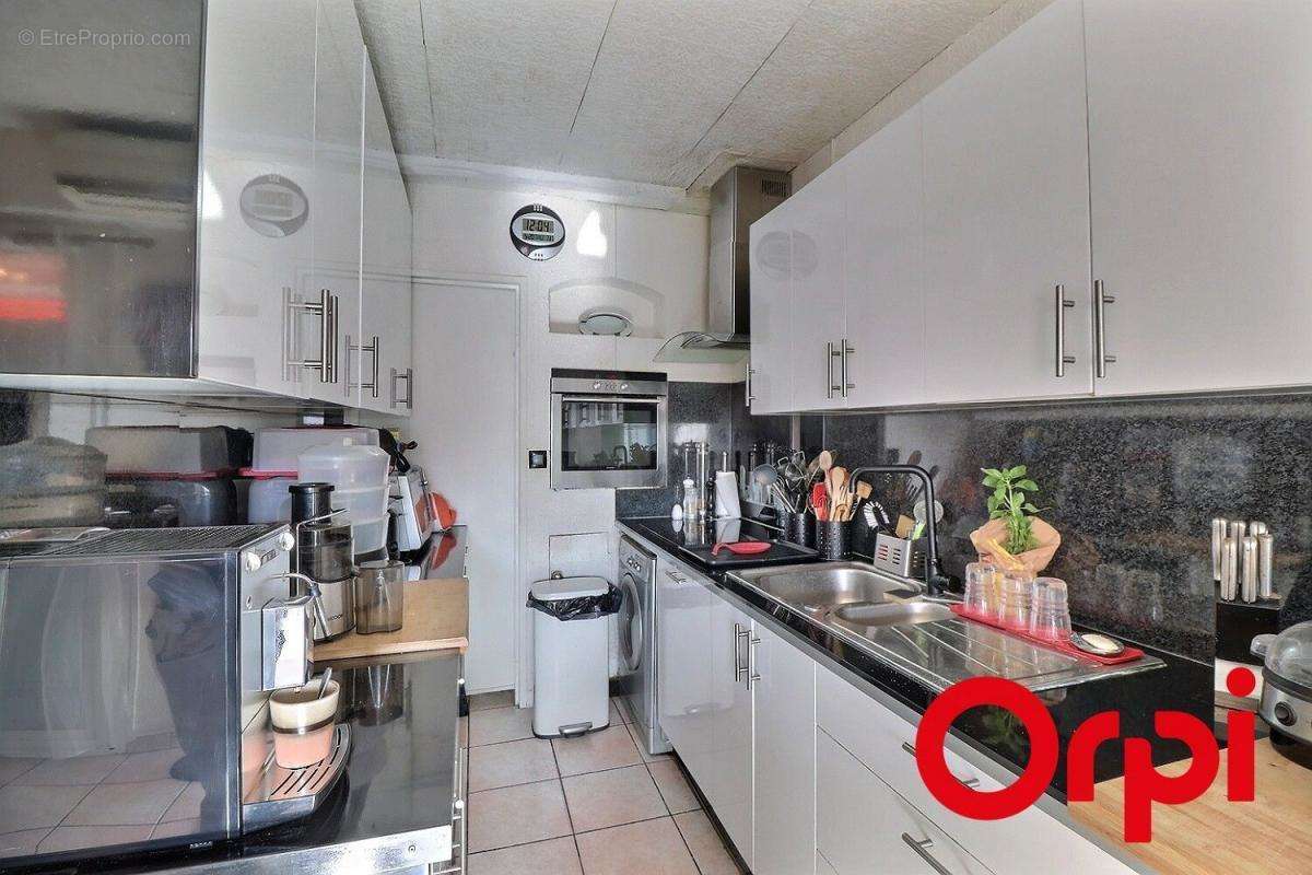 Appartement à MARSEILLE-2E