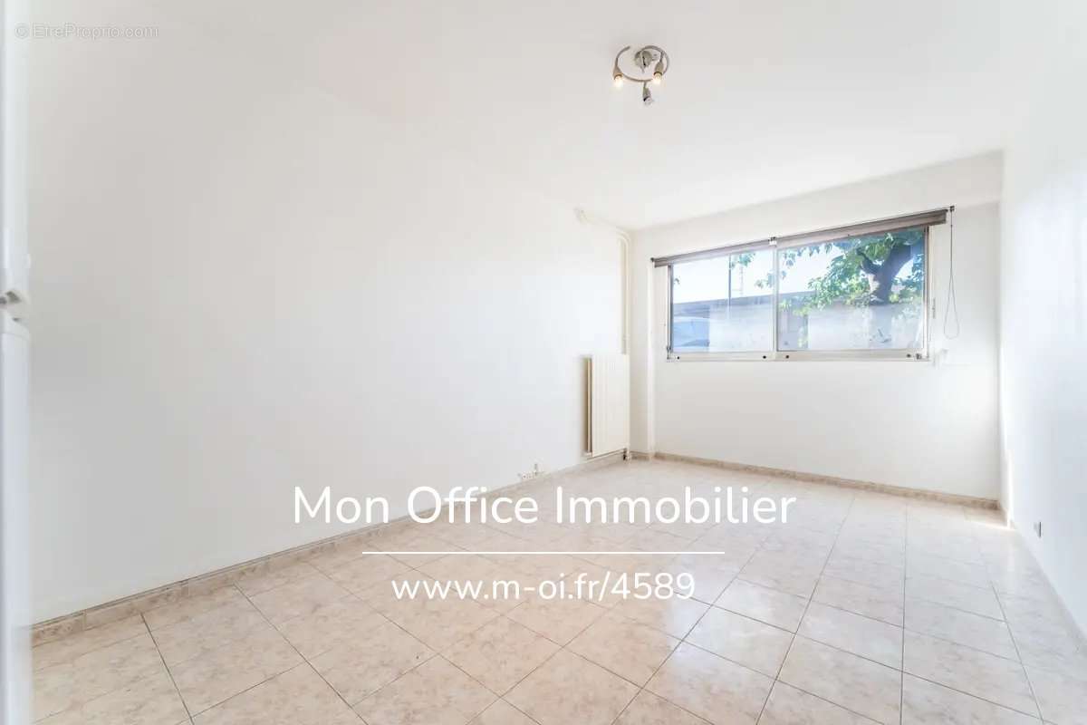 Appartement à MARSEILLE-1E